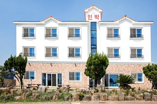 Purmir Pension Seogwipo Exterior photo